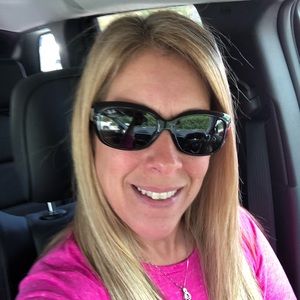 Meet your Posher, Desiree